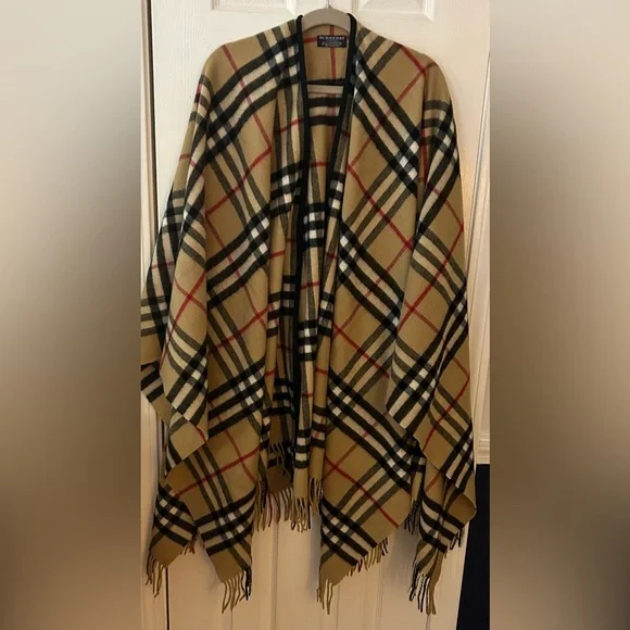Burberry London 100% Lambswool Cape/Wrap